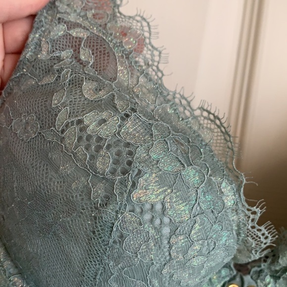 NWOT NEVER WORN Sexy V-Plunge Bra - Picture 8 of 10